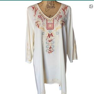 Solitaire NWT Embroidered Tunic Top
